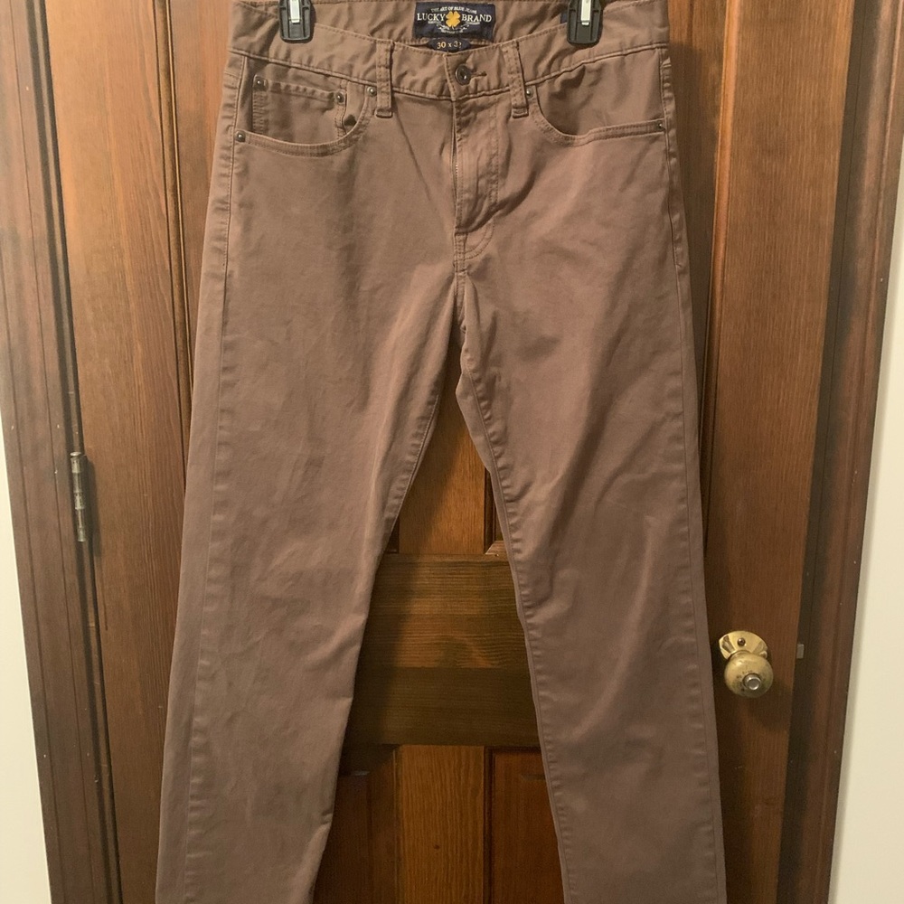 Men’s Lucky Brand 121 Heritage Slim chino pants- brown
